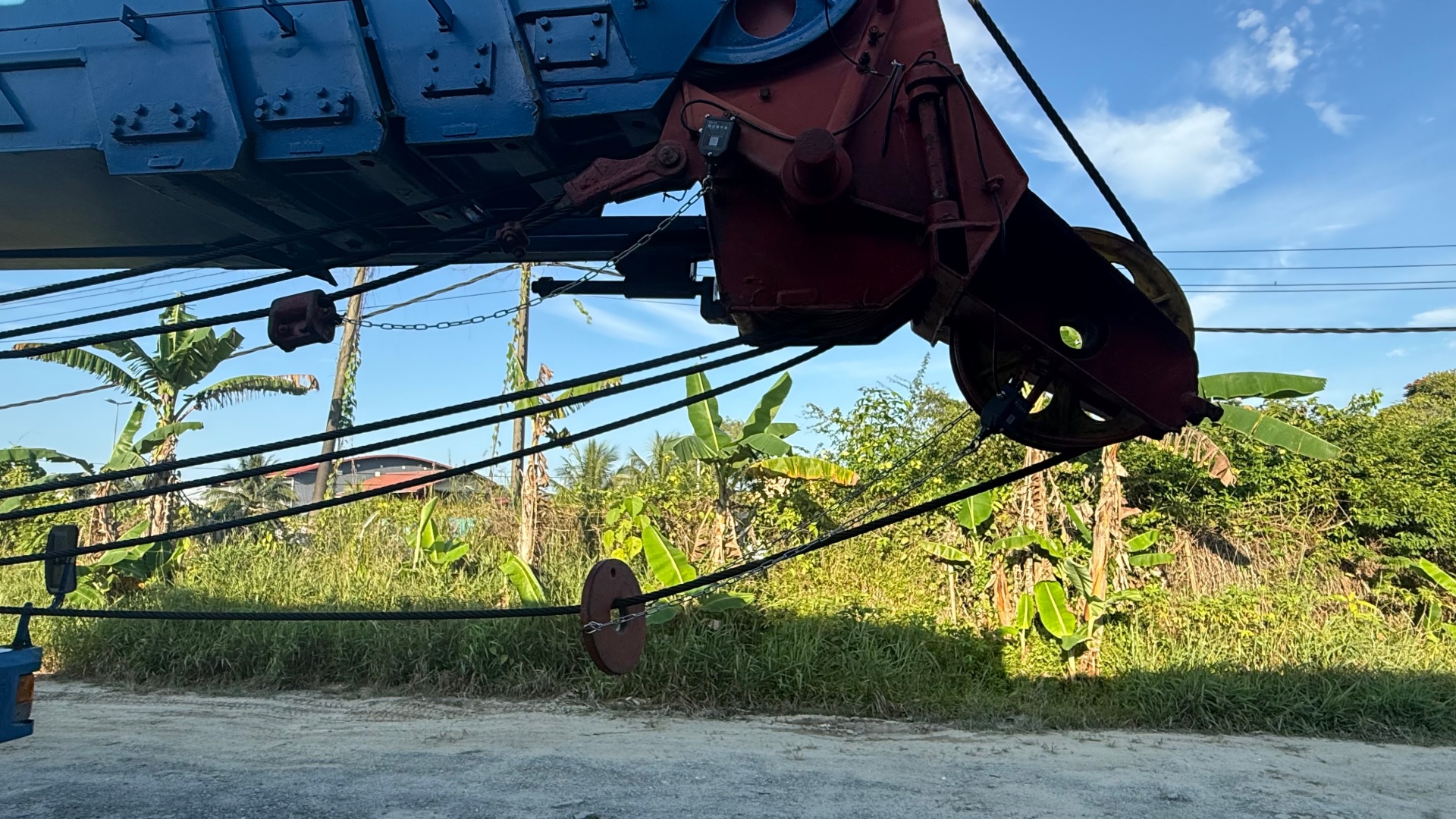 El sistema LMI hidráulico WTL-A700 de WTAU se ha adaptado con éxito a una grúa Kobelco RK450 y ha recibido grandes elogios del cliente de Malasia.