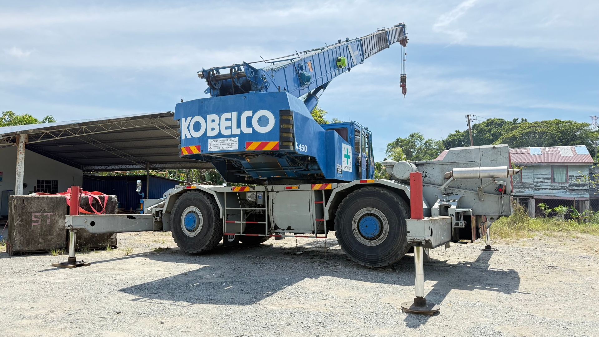 El sistema LMI hidráulico WTL-A700 de WTAU se ha adaptado con éxito a una grúa Kobelco RK450 y ha recibido grandes elogios del cliente de Malasia.