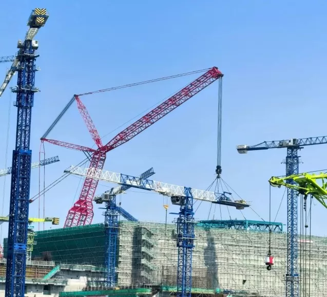 El sistema anticolisión Weite se instala en una grúa sobre orugas de 2000 toneladas para apoyar un proyecto de construcción de una central nuclear.
