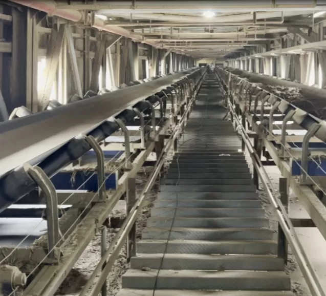 El sistema de detección de rotura de correa impulsado por IA de WTAU ayuda a estabilizar el transporte de material en plantas de energía de biomasa y ha sido reconocido por la industria.