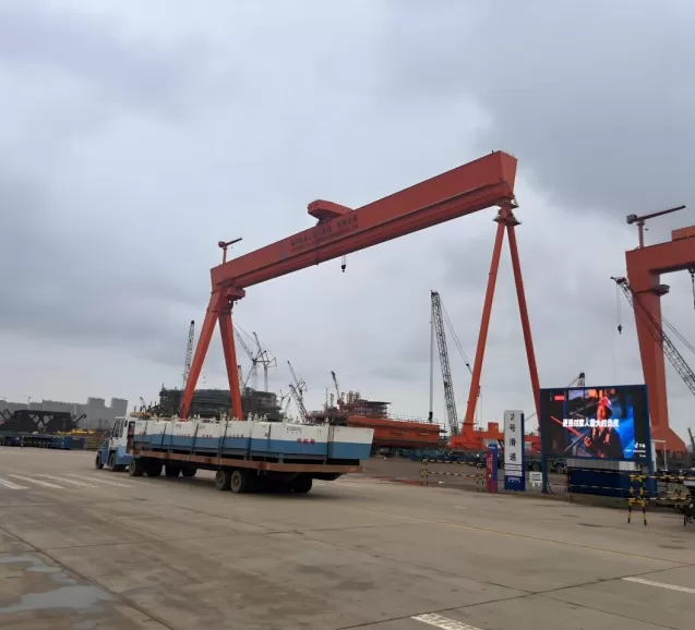 El limitador de sobrecarga de WTAU se ha aplicado con éxito a una grúa pórtico de 1000 toneladas en Qingdao Offshore Oil Corporation.